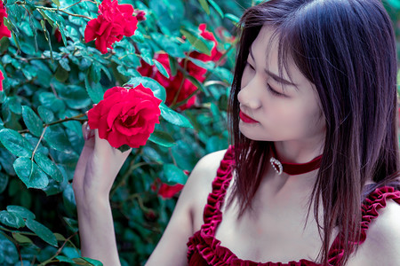 走进江西修水养蚕“超级工厂”